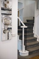 StayAU 6BRM Lakeview Villa Holiday Stay