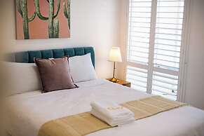StayAU 6BRM Lakeview Villa Holiday Stay