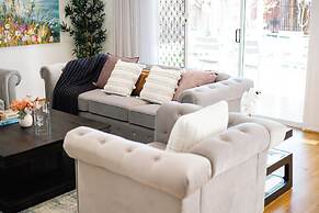 StayAU 6BRM Lakeview Villa Holiday Stay