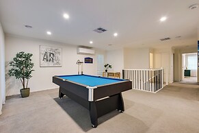 StayAU 6BRM Lakeview Villa Holiday Stay