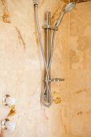 StayAU 6BRM Lakeview Villa Holiday Stay