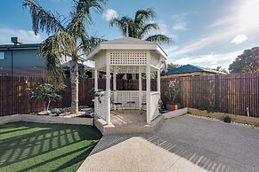 StayAU 6BRM Lakeview Villa Holiday Stay