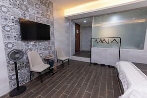 Hera Hotel