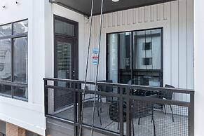 Spacious 2BD With Private Balcony and Free Parking