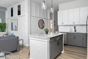 Spacious 2BD With Private Balcony and Free Parking