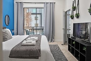 Spacious 2BD With Private Balcony and Free Parking