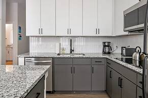 Spacious 2BD With Private Balcony and Free Parking