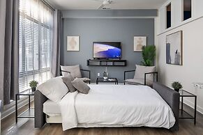 Spacious 2BD With Private Balcony and Free Parking