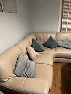 Room in Guest Room - Cozy Furnished Double Bedroom in Charming Lower V