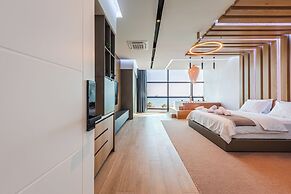 Marina Luxury Suites 101 Jacuzzi