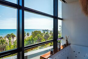 Marina Luxury Suites 101 Jacuzzi