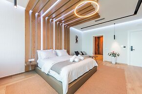 Marina Luxury Suites 101 Jacuzzi