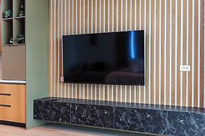 Marina Luxury Suites 101 Jacuzzi