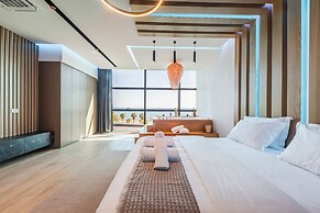 Marina Luxury Suites 101 Jacuzzi