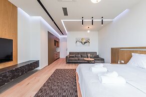 Marina Luxury Suite 102 Sea View