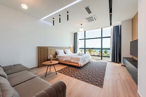 Marina Luxury Suite 102 Sea View