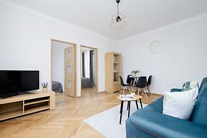 Apartment Near Łazienki by Renters