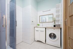 Apartment Near Łazienki by Renters