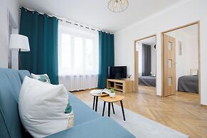 Apartment Near Łazienki by Renters