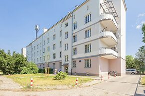 Apartment Near Łazienki by Renters