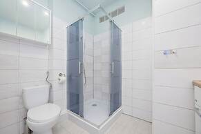 Apartment Near Łazienki by Renters