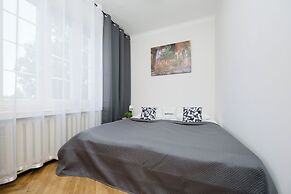 Apartment Near Łazienki by Renters