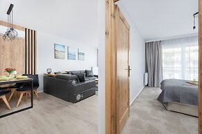Apartment With Parking by Renters