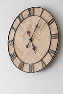 Apartment With Parking by Renters