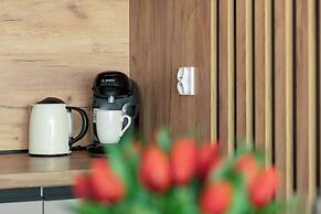 Apartment With Parking by Renters