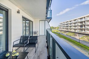 Apartment With Parking by Renters