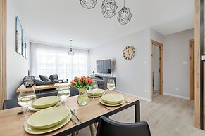 Apartment With Parking by Renters