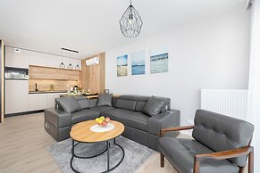 Apartment With Parking by Renters