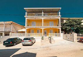 Fancy Apartments Dream