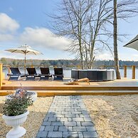 Victorian Lake Oasis