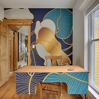 Victorian Lake Oasis