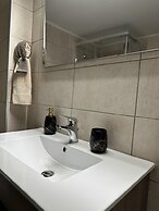 Piraeus Seaside Apartment Escape