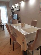 Piraeus Seaside Apartment Escape