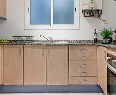 Prime Eixample Hideaway 6 Guests With Balcony by Myrentalhost