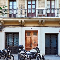 Charming Modern Apt in Trendy Gracia 5PP by Myrentalhost