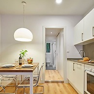 Charming Modern Apt in Trendy Gracia 5PP by Myrentalhost