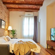 Charming Modern Apt in Trendy Gracia 5PP by Myrentalhost