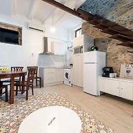 Unique 3 BED House in Horta By Myrentalhost