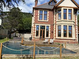 Seaside Retreat at Port Talbot