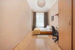 Wroclaw Apartment With Desk by Renters