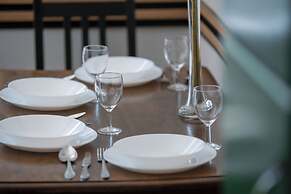 Wroclaw Apartment With Desk by Renters