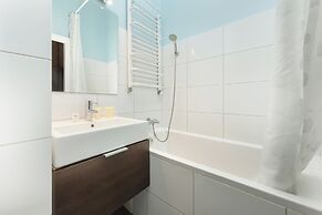 Wroclaw Apartment With Desk by Renters