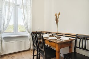 Wroclaw Apartment With Desk by Renters