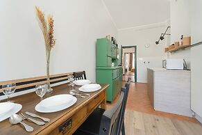 Wroclaw Apartment With Desk by Renters