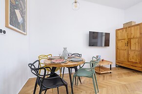 Apartment Near Wawel by Renters