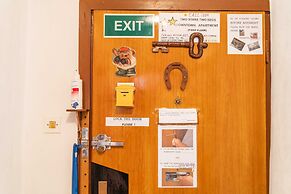 Three Stars Downtown Apartment